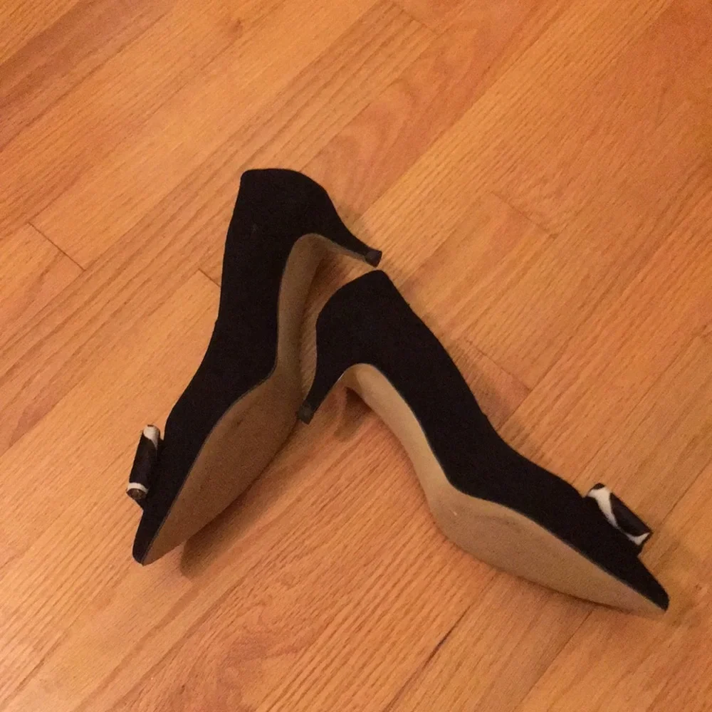 Shoes - Picture 5 of 6